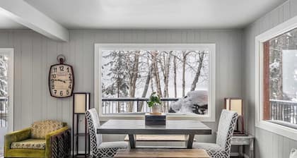 Lakefront Cabin • Extra Trailer/RV Spot • Fire Pit