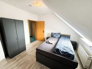 1 chambre, bureau, accès pour personnes à mobilité réduite