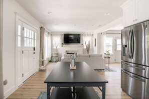 Interior - Charming Hollywood Bungalow with Private Parking (Los Angeles)