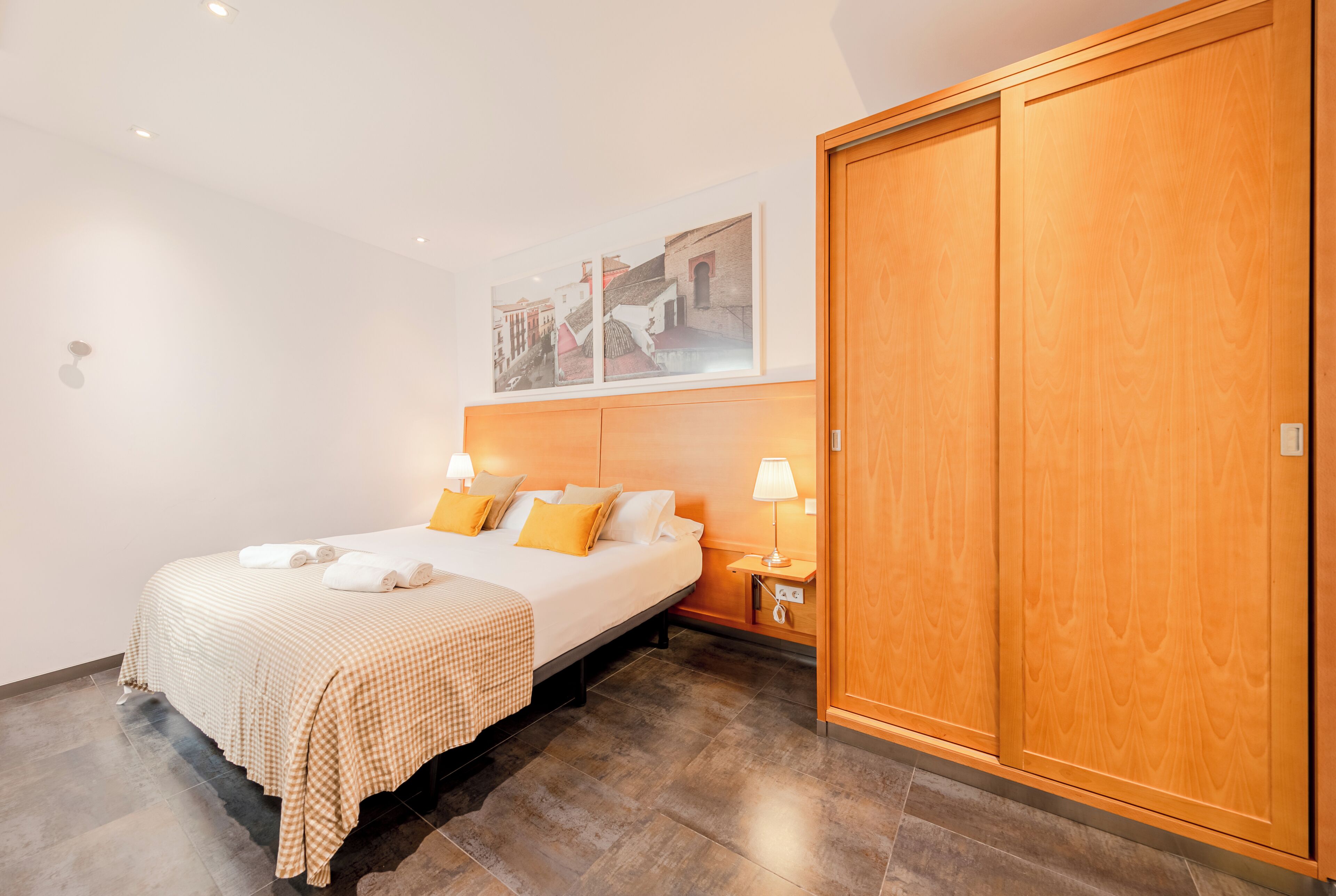 1 bedroom, soundproofing, iron/ironing board, bed sheets