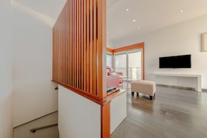 Appartement Familial, 2 chambres | Coin séjour | Télévision