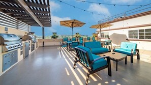 Outdoor dining - Wyndham Peacock Suites - 2 Bedroom (Anaheim)