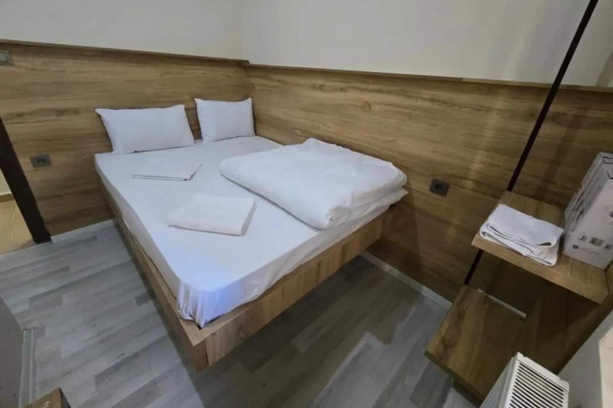 Economy Apartment | Premium bedding, down comforters, desk, soundproofing