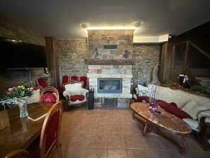 Living area - Lovely quiet place to relax. (Gozdeyka)