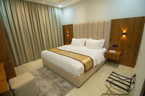 Comfort Apartment, 3 Bedrooms | In-room safe, blackout drapes, iron/ironing board, free WiFi - Maqam mostaqbal for serviced apartments (Ha'il)