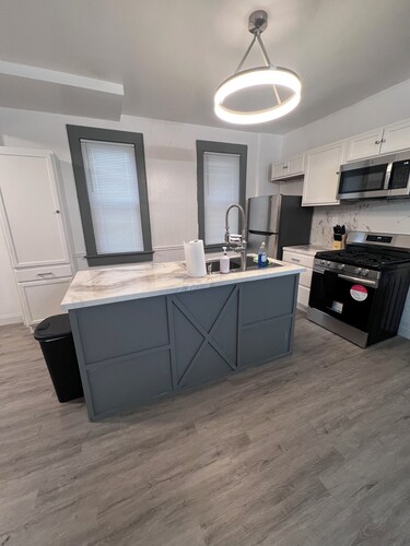 3-bedroom house 5 minutes from Downtown Detroit with wifi access