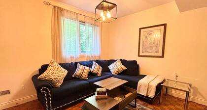 Cozy One Bedroom Basement Apt with Free Parking