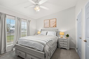 3 soverom, skrivebord, strykejern/-brett og wi-fi (inkludert)