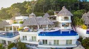 Exterior - Villa Maui: Luxury Getaway with Infinity Pool and Spectacular Views 19persons (Acapulco)