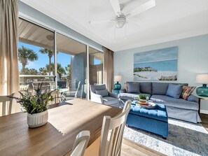 คอนโด, หลายเตียง (Gulf Place Cabanas 210- Gulf View) | บริเวณนั่งเล่น