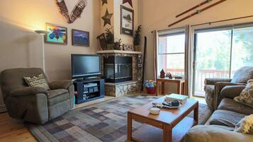 Condo, Multiple Beds, Hot Tub, Mountain View (Quiet Cozy Fraser Getaway) | Living area | 42-inch flat-screen TV with digital channels, fireplace