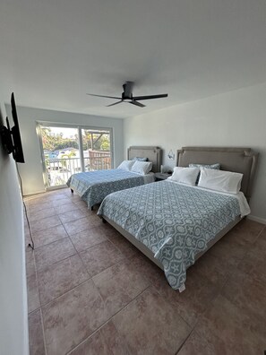 1 habitación, escritorio, tabla de planchar con plancha y wifi gratis 