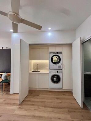 Interior - Cottage Hill Creek: guest house near beach & bush (MacMasters Beach)