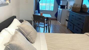 Classic Room, 1 Queen Bed, Pool Access, Sea View | 1 bedroom, bed sheets
