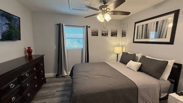 3 bedrooms, desk, iron/ironing board, WiFi