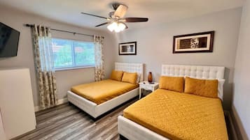 3 多间卧室、办公桌、熨斗/熨衣板、旅行婴儿床