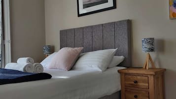 Superior Double Room, 1 Queen Bed, Private Bathroom, Partial Sea View | Individually decorated, individually furnished, laptop workspace