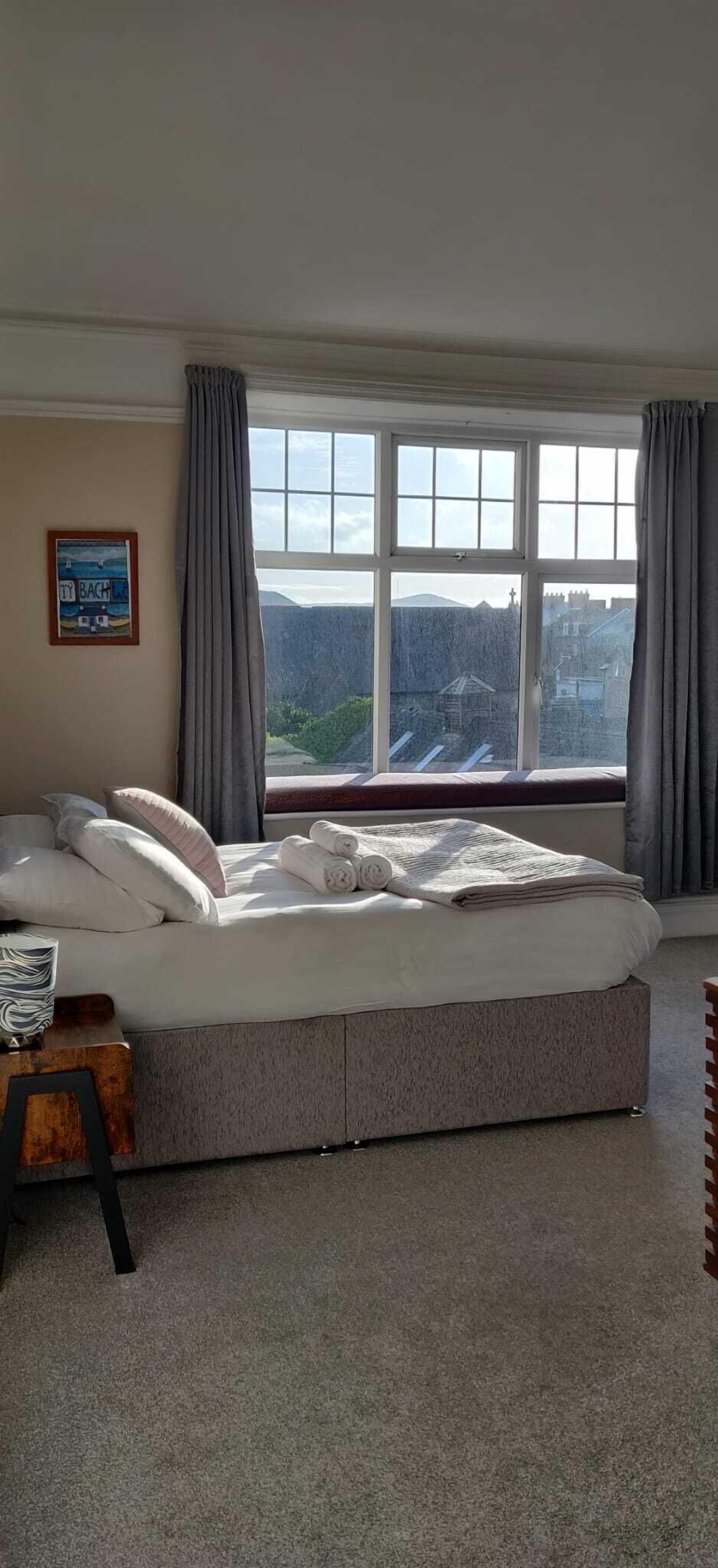 Superior Double Room, Private Bathroom, City View | Individually decorated, individually furnished, laptop workspace