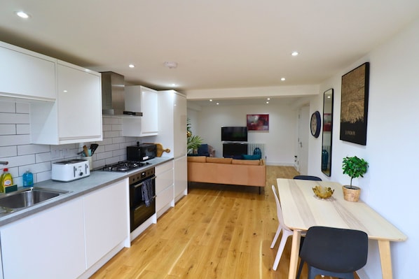 Fridge, microwave, oven, dishwasher