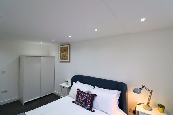 2 bedrooms, iron/ironing board