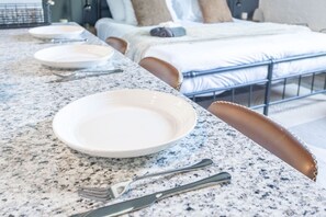 1 sovrum, strykjärn/strykbräda, wi-fi och sängkläder