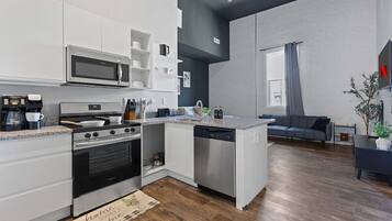 Peti sejuk, ketuhar gelombang mikro, ketuhar, dapur