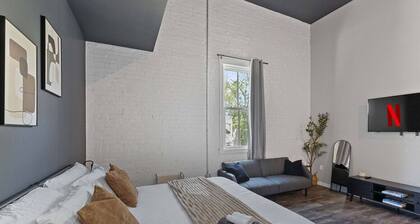 Sleek Studio Getaway | Next to Dayton’s Best Spots