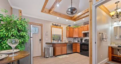 Cozy 2BR Cottage Near Miami Valley Hospital & UD