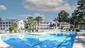Pool - Marvelous 2-bedroom house with AC in Myrtle Beach (Myrtle Beach)
