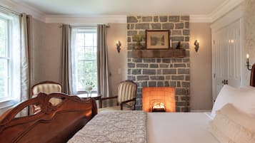 Luxury Room, Park View | Iron/ironing board, free WiFi