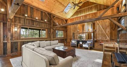 Scribe`s Stable | A/C • Screened in Porch • Sleeps 6