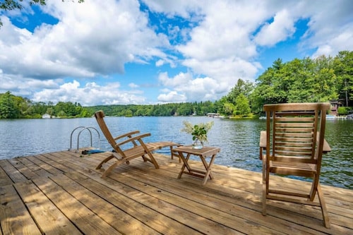 Forest Hollow | Waterfront • Kayaks • Wood Stove