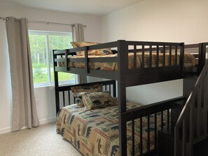 2 bedrooms, WiFi, bed sheets