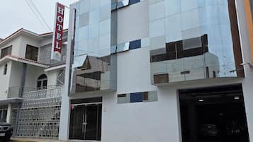 Fachada da propriedade