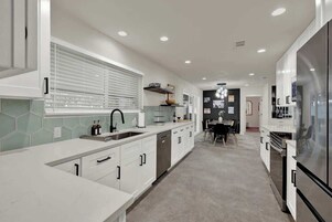 House, Multiple Beds, Patio, Garden View (640 Rainbow Ridge) | Private kitchen | Coffee/tea maker