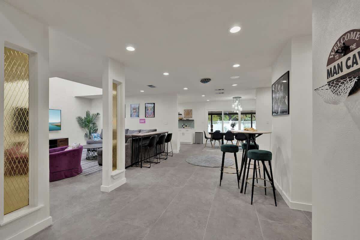 Casa, varias camas, patio, vistas al jardín (640 Rainbow Ridge) | Interior