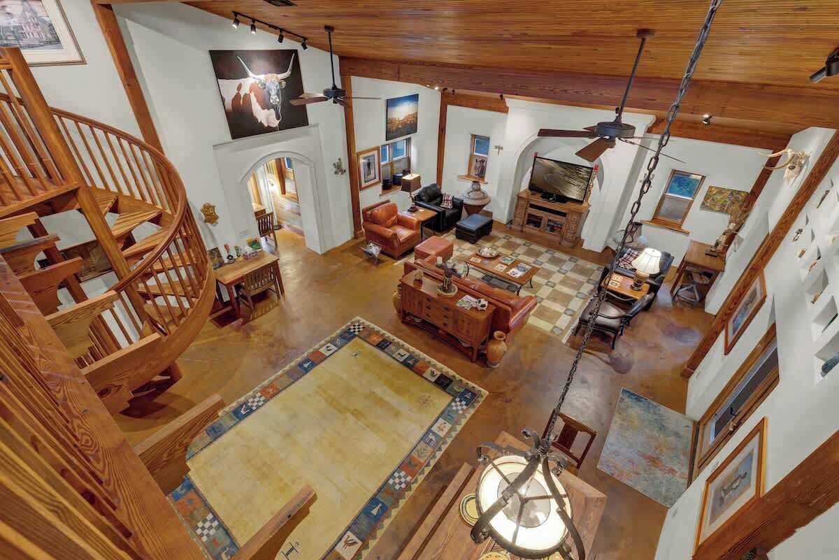 House, Multiple Beds, Patio, Garden View (409 N Cherry- C & S) | Living area