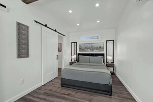 1 habitación, decoración personalizada y muebles diferentes 