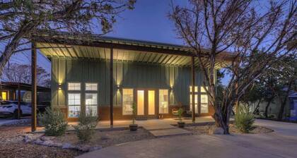 Serene Getaway Nestled in the Tx Hill Country!