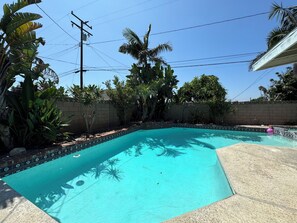 Pool - Charming 3-bedroom single house in Anaheim with WiFi, AC. Close to DISNEYLAND (Anaheim)