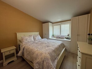 3 soverom, strykejern/-brett, wi-fi og sengetøy