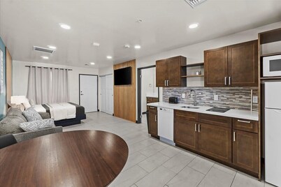 Peppertree Studios D6