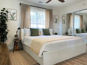 2 bedrooms, desk, iron/ironing board, WiFi - Charming 2 bed/2 bath house near DTLA/Arts District/Pasadena/Dodgers Stadium (Los Angeles)