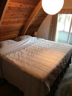 2 habitaciones, tabla de planchar con plancha y cuna de viaje 