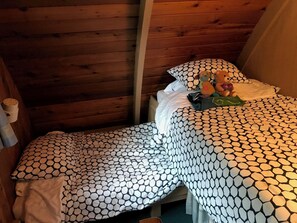 2 bedrooms, iron/ironing board, travel crib, free WiFi