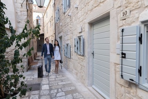 Deluxe Apartment, City View | Street view - Forkira Luxury Hvar (Hvar)