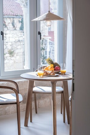 Deluxe Double Room | In-room dining - Forkira Luxury Hvar (Hvar)