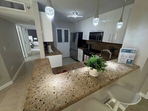 Fridge, microwave, stovetop, dishwasher