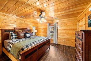 3 chambres, fer et planche à repasser, lit parapluie, Wi-Fi gratuit