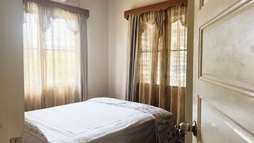 3 chambres, fer et planche Ă  repasser, Wi-Fi, draps fournis